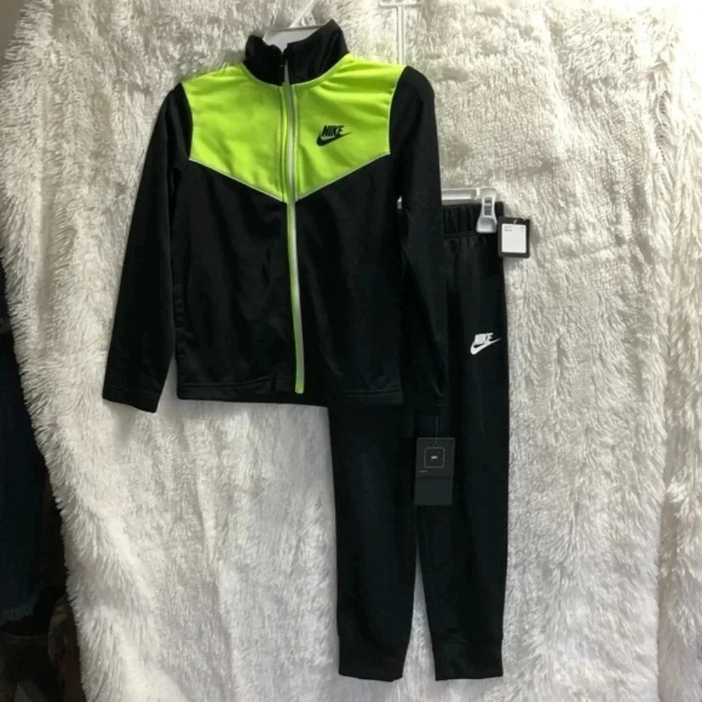 Nike boys joggers set NWT activewear sportswear streetwear